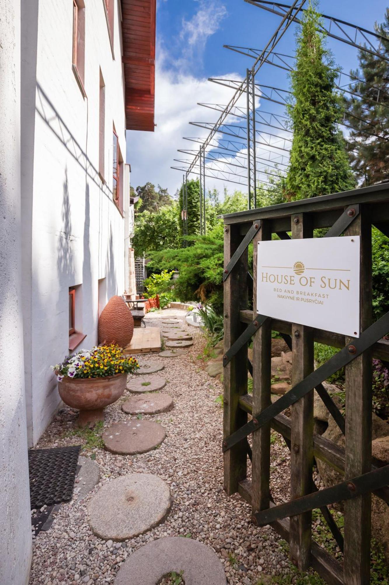House Of Sun Bed & Breakfast Vilnius Exterior photo