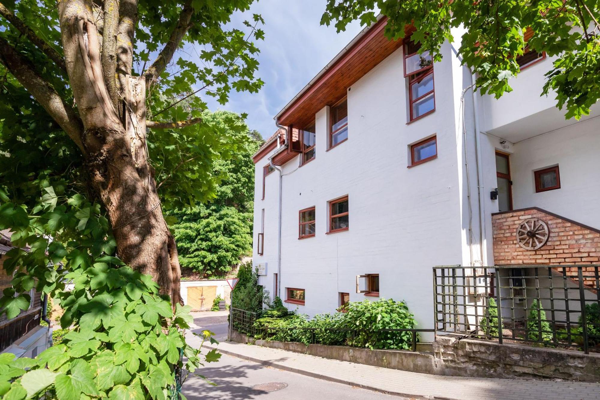 House Of Sun Bed & Breakfast Vilnius Exterior photo